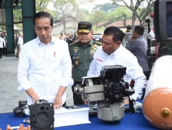 Kasad Dampingi Presiden RI Kunjungan ke PT Pindad